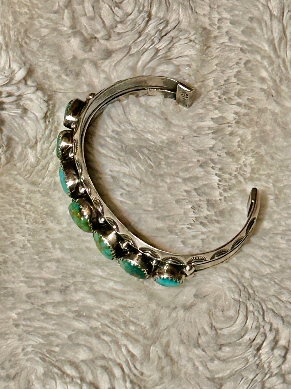 Navajo signed Tsinnie turquoise cuff bracelet - Picture 4 of 15
